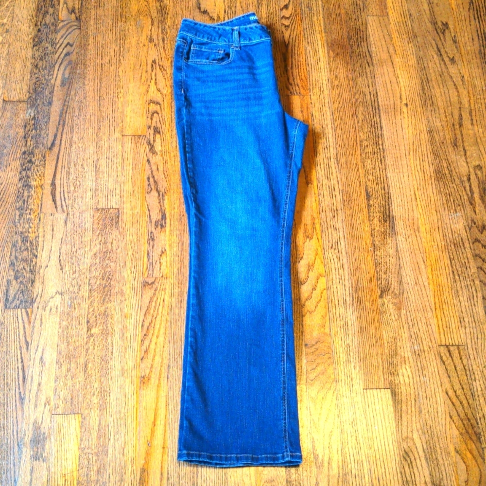 MAURICES Mid-Rise Jeans - Picture 4 of 8